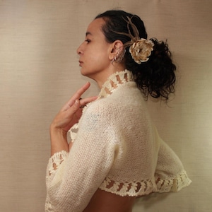 Hand Knit Shrug Bolero Ivory, Bridal Shrug Mohair with Flower Brooch, Sheer Crop Cardigan, Lightweight Sweater, 3/4 Sleeve Bolero Cape