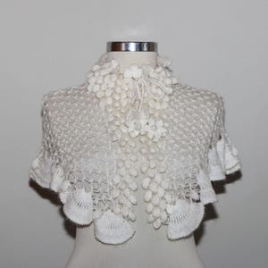 Bridal Cape Off White, Wedding Capelet, Bride Shoulder Shawl, Bridal Shawl Wrap, Spring Summer Cover Up, Crochet Shawl for Women