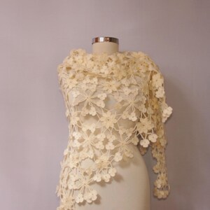Lace Shawl Wedding, Bridal Shawl Boho, Shawl Wedding, Shawl Wrap Crochet, Bridal Wrap Ivory, Lace Shawl Bride, Triangle Shoulder Shawl