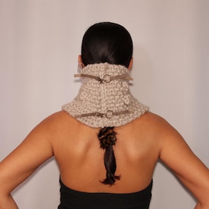 Cable Knit Scarf Hand Made, Infinity Cowl Scarf, Knit Cowl Grey with Leather, Chunky Scarf Wrap, Unisex Scarf, Large Collar Scarf