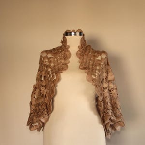 Bridal Shrug, Crochet Shrug, Shrug Jacket, Lace Bolero Beige, Shrug Wedding, Bridal Bolero, Shrug Sweater, Bolero Wedding, Bridal Lace Shrug
