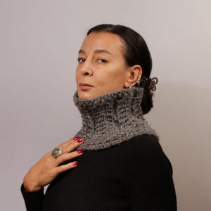 Merino Wool Scarf Winter, Knit Cowl Scarf, Knit Scarf Infinity, Chunky Cowl Marl Grey, Tube Scarf, Unisex Neck Warmer, Cozy and Warm