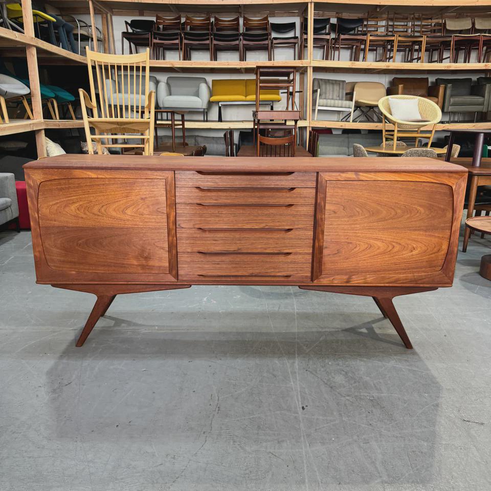 Seltene 60er Jahre Danish Modern Anrichte von Harry Østergaard für Randers Møbelfabrik