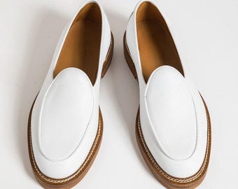 Mocasines de piel granulada blanca hechos a mano, zapatos sin cordones para hombre