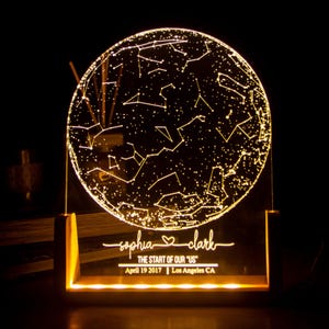 Luz nocturna con mapa estelar personalizado / Regalo de cielo nocturno personalizado / Lámpara de constelación de compromiso / Regalo de aniversario para él y para ella / Mapa estelar por fecha