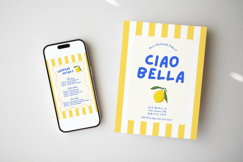 Puede incluir: Un smartphone y una tarjeta con un dise&ntilde;o de rayas amarillas y blancas. La tarjeta dice "Ciao Bella" en letras azules, con una ilustraci&oacute;n de lim&oacute;n. El tel&eacute;fono muestra "Weekend Details" con un gr&aacute;fico de lim&oacute;n y un horario.