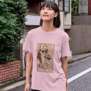 Camiseta de la carta del tarot de la mamá chihuahua: para mamás de perros tatuados con gran actitud y perros pequeños, camiseta de chihuahua, amante de los chihuahuas