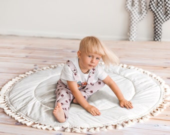 Baby Play Mat – Round Tummy Time Mat, Padded Floor Play Mat, Boho Nursery Rug with Fringes, Handmade Activity Mat for Babies