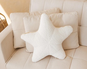 Boucle de almohada de estrella de mar, cojín de tiro decorativo, almohada náutica, decoración de vivero costero, almohada de acento para el hogar, decoración del hogar junto al mar, concha marina