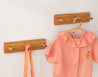 Estante con clavijas, Perchero de madera con clavijas, Perchero de pared con clavijas, Juego de 2, Almacenamiento de abrigos, Almacenamiento de abrigos para colgar, Estante con clavijas de madera, Perchero hecho a mano