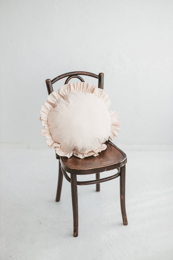 Round Ruffle Pillow, Throw Cushion, Circle Pillow, Boho Round Pillow, Decorative Pillow, Ruffle Pillow Cover, Shabby Decor, Soft Pillow