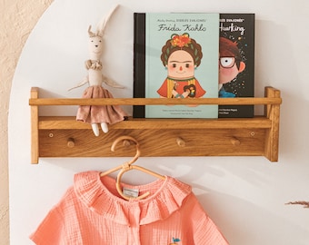 Estantería de madera con ganchos ~ Perchero de madera para niños ~ Regalo para niños ~ Barra con perchero y estante ~ Armario Montessori para niños pequeños ~ Muebles infantiles