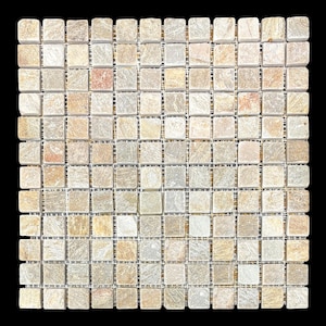 Könnte beinhalten: Eine quadratische Mosaikfliesenplatte, die aus zahlreichen kleinen, quadratischen Fliesen besteht. Die Fliesen weisen eine Mischung aus Beige-, Tan- und hellbraunen Farbtönen auf, die einen Naturstein-Look erzeugen. Die Fliesen sind in einem Raster angeordnet.