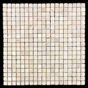 Puede incluir: Una lámina de mosaico cuadrada compuesta por numerosos azulejos cuadrados pequeños de color blanquecino. Los azulejos tienen un aspecto ligeramente texturizado y están dispuestos en un patrón de cuadrícula. Las líneas de lechada son de un tono más oscuro, creando contraste. El fondo es negro.