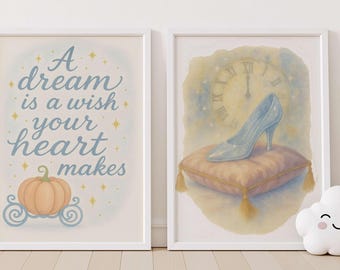 Set di 2 stampe da parete a tema Cenerentola per la cameretta / Decorazioni stampabili a tema fiabesco, scarpetta di cristallo e citazione / Cameretta per bambina / Cameretta da principessa ispirata alle fiabe