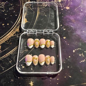 White and gold press on nails