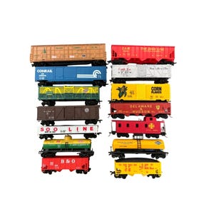 Vintage Lot of 14 Model Train Freight Cars HO Scale Life-Like Corn Flakes