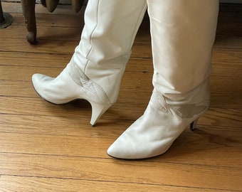 Vintage 1980s Designer Gloria Vanderbilt Women's Cowboy Boots 80's Vintage Boots White Boots Feather Cowboy Boots