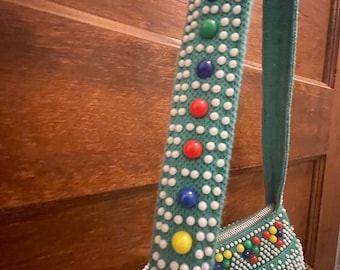 Monedero vintage con borlas y diseño de píxeles en color verde azulado, estilo bohemio, con lunares de caramelo, fabricado en Hong Kong, monedero rígido con diseño ondulado, NWOT