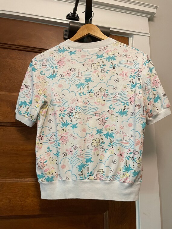 80s Vintage Beach Theme Print Short Sleeve V-Neck… - image 2