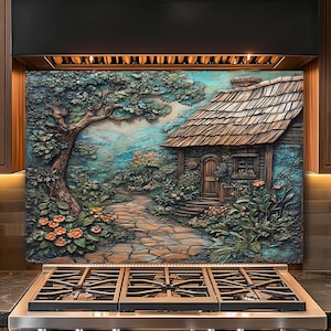Op de afbeelding: Een 3D keramische tegel backsplash met een huisje in een bos scène. Het huisje heeft een bruin dak en een houten deur. Het bos is groen en blauw met een stenen pad dat naar het huisje leidt.