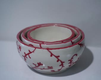 Juego de cuencos apilables pintados a mano