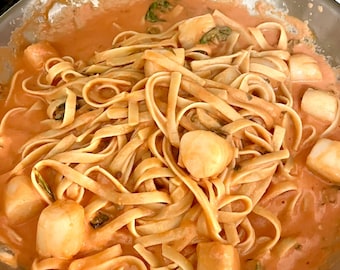 Scallops in creamy tomato sauce with sweet basil & parsley digital recipe card