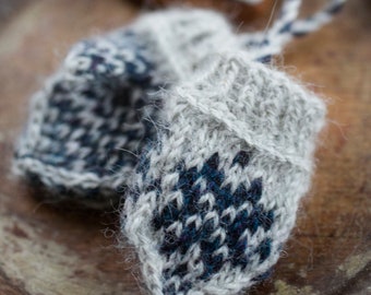 Knitting Pattern for tiny mini mittens - Decorative hanging ornament - Norwegian Selbu - Instant Digital Download - PDF - English written