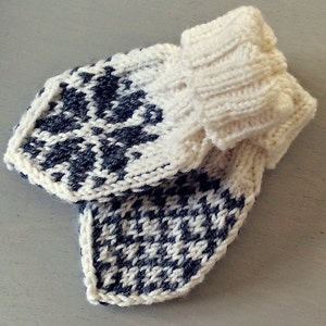 Knitting Pattern for Baby Winter Mittens  - Norwegian - Selbu - Fair Isle - Instant Digital Download - PDF