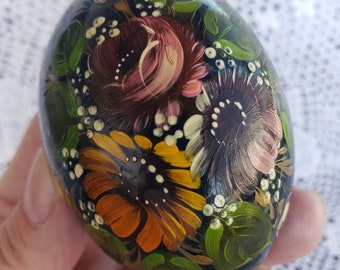 Vintage Russian handpainted black lacquer egg