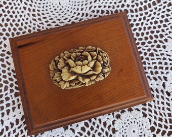 Vintage wood trinket box jewelry box