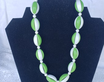 Vintage Trifari mod green and white necklace