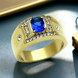 Blauwe saffierring heren massief 925 sterlingzilver | Natuurlijke edelsteen | Instelling geometrische haakjes | Zegel met statement | Geboortesteen september
