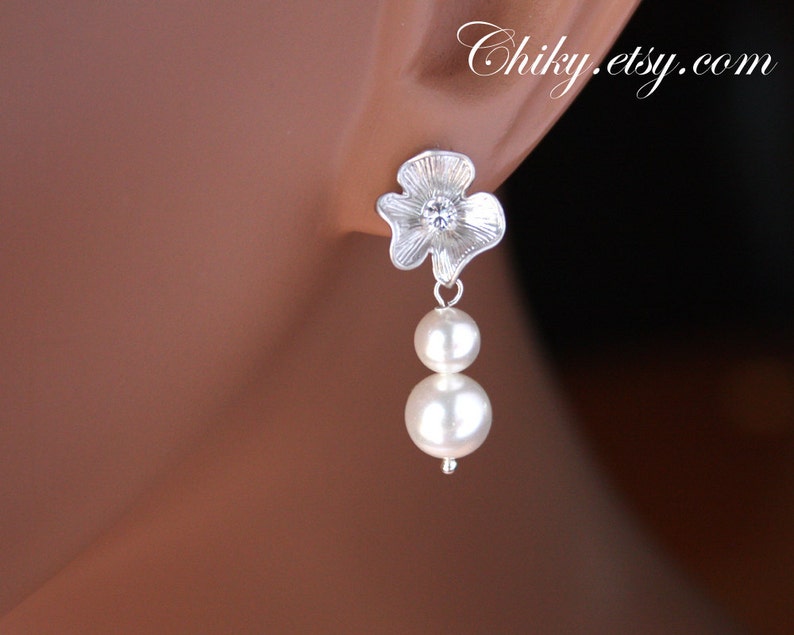 delicate simple Sterling Silver wedding bridal jewelry gift Small flower with 2 freshwater pearl earrings dainty earrings