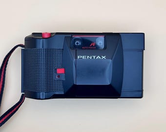 ペンタックス ピノ J 希少なレッド ビンテージ 35 mm コンパクト