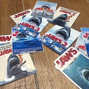 Lembrancinhas de festa com dentes de tubarão Jaws – Curiosidades e adesivos JAWS – 50º aniversário do JAWS, presentes para o oceano, brindes da semana do tubarão, STEM, Quint Steven Spielberg