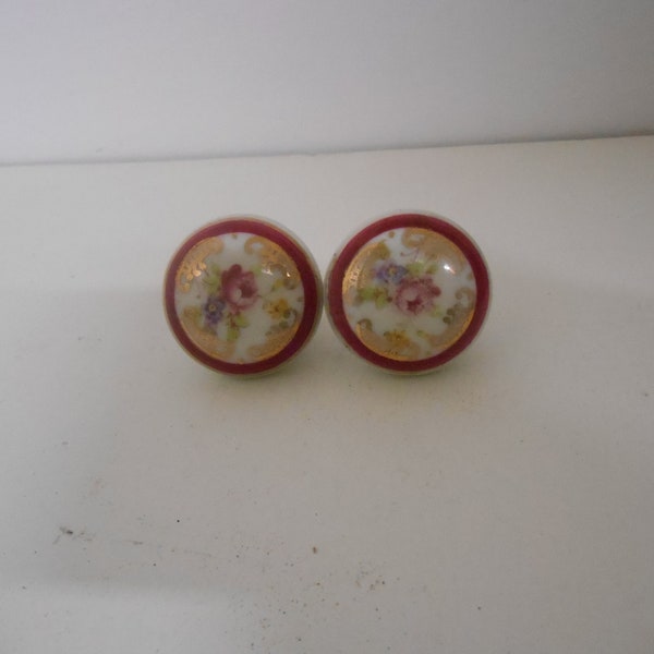 Lot of (2) Vintage "Chatworth Bullers" of the UK~1 7/16" Porcelain Gilded Flower Drawer Pulls/Knobs with Attached Screws