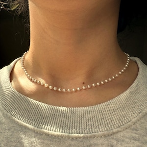 Minimalist Pearl Choker Necklace -  Pearl Necklace - Dainty Chain Necklace - Modern Pearl Necklace - Gift for Her - Imitation Pearl Necklace