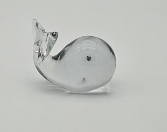 Hand-Blown Glass Whale Paperweight – Clear Art Glass Figurine – Vintage Nautical Desk Decor