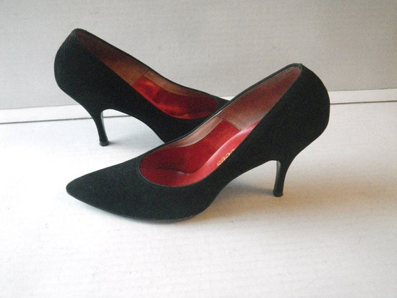 1950s Fiancees Stiletto Pumps Size 7 1/2 AAAA Nar… - image 1