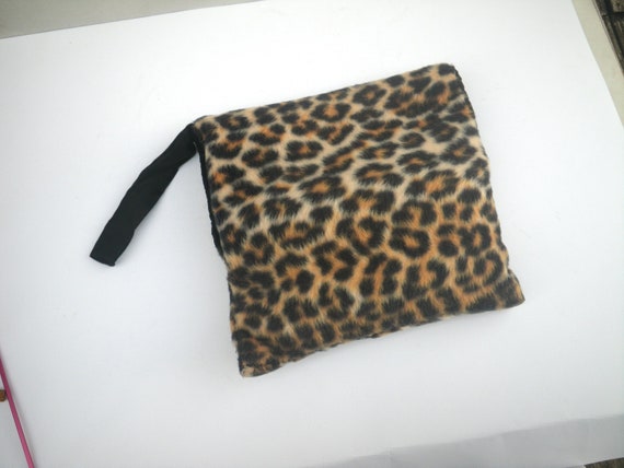 1950s Leopard Faux Fur Fabric Muff, Envelope Style, B… - Gem