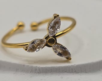 Gold Crystal Flower Ring, Adjustable Stainless Steel Ring for Women, Boho Chic Jewelry, Thin Gold Clover Ring, Birthday Gift for Women