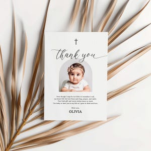 Modelo de cartão de agradecimento para batizado de menina ou menino, design simples e elegante com foto - 001BAPN