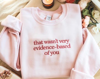 Sudadera de enfermera bordada: un regalo divertido y con fundamento