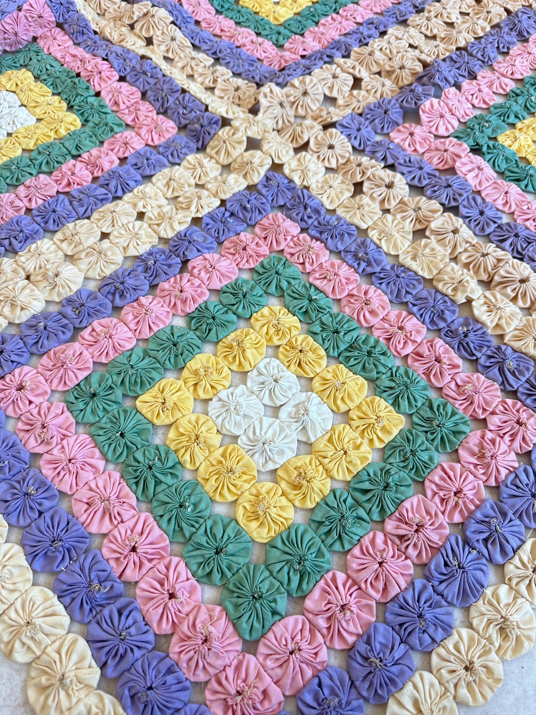 【アンティークキルト】ヨーヨー ヴィンテージキルト アメリカ Antique yoyo quilt - Etsy 日本