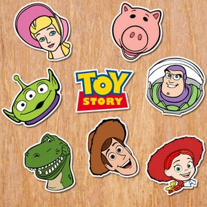 Set med 8 Toy Story-karaktärsansikten-klistermärken PNG, Woody Buzz Jessie Rex Alien Bo Peep Hamm-klistermärke PNG, Pixar-filmkonst | Digital fil