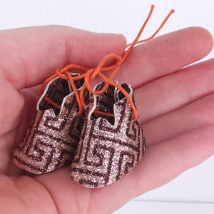 Labubu Lafufu-speelgoedpop SCHOENEN Sprankelend met bruine zolen van polymeerklei Handgemaakt in Australië