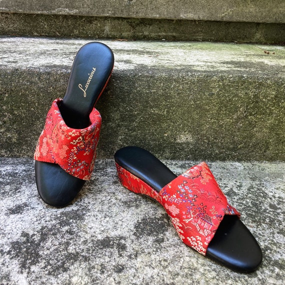 Vintage 70s Red Satin Asian Inspired Slippers lea
