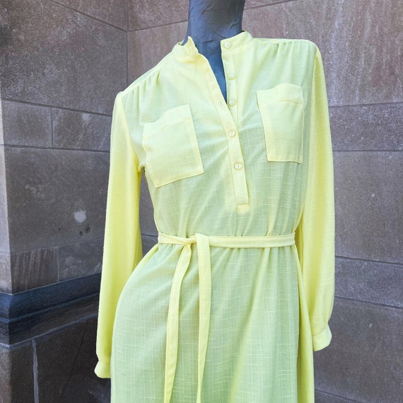 Vintage 70s Light and Breezy Buttercup Yellow Shi… - image 4