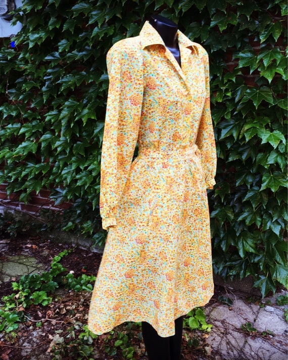 Vintage 70s Albert Nippon Blouse and Skirt Set  Y… - image 1